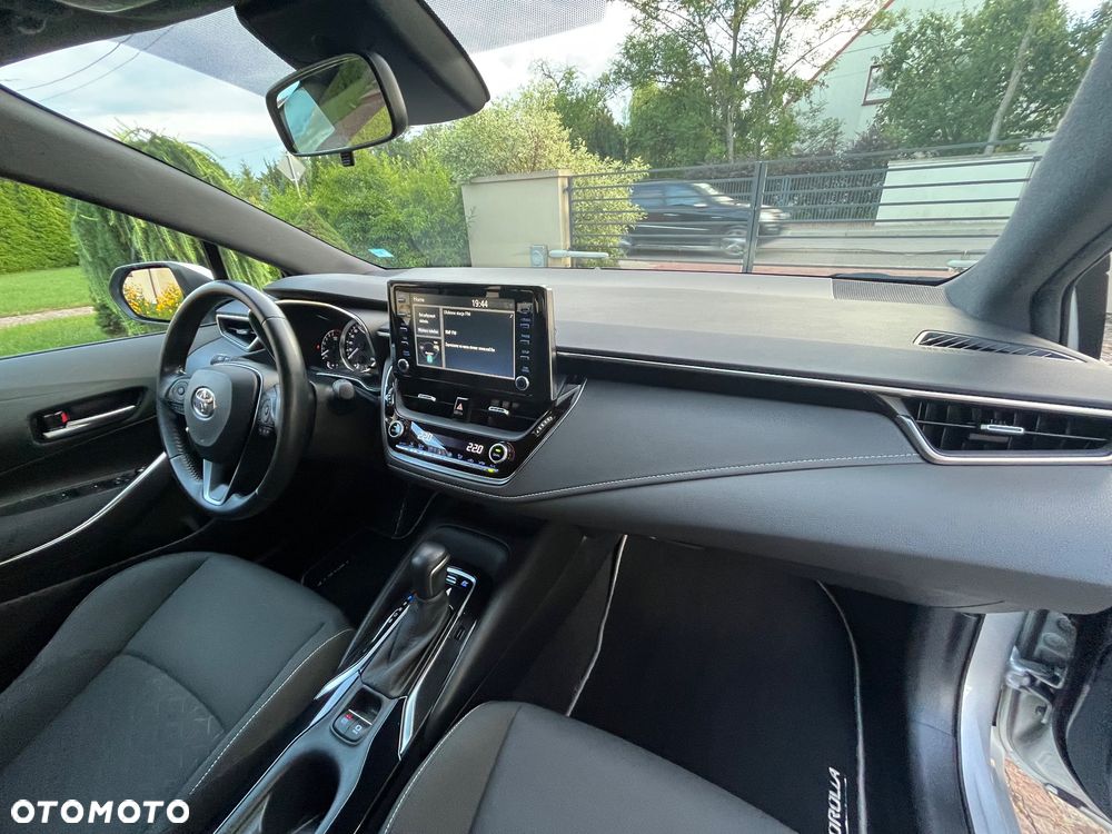Toyota Corolla 1.8 Hybrid Comfort - 29