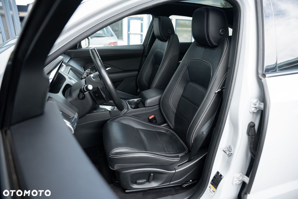 Jaguar E-Pace D180 AWD R-Dynamic S - 24