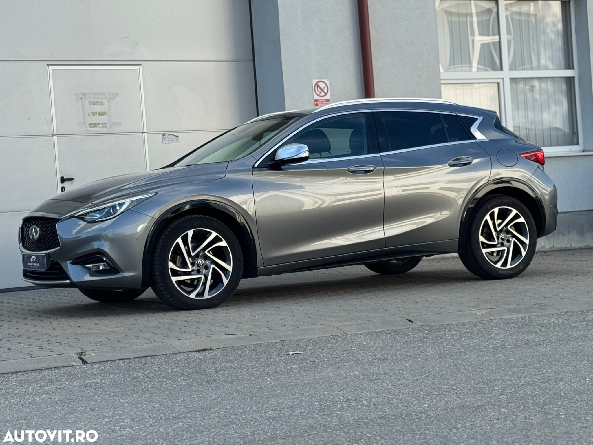 Infiniti Q30 1.5d Premium Tech - 25