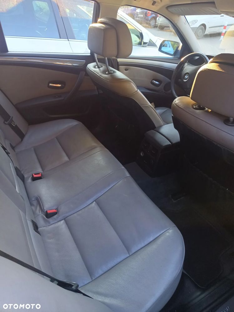 BMW Seria 5 520d - 26