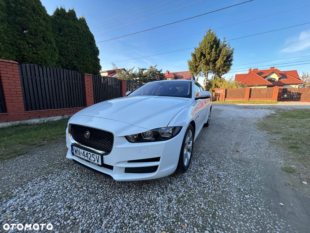 Jaguar XE - 5