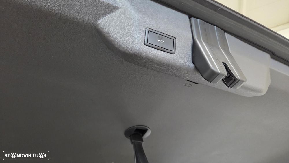 VW Multivan 1.5 TSI Life Longa DSG - 21