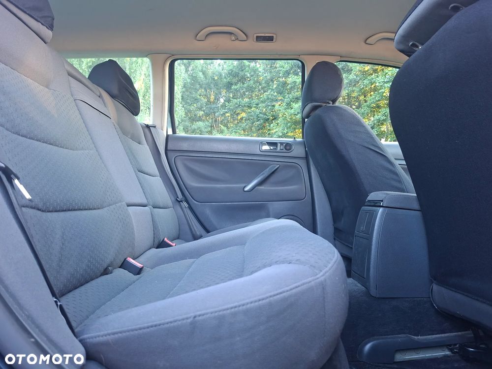 Volkswagen Passat 1.9 TDI - 17