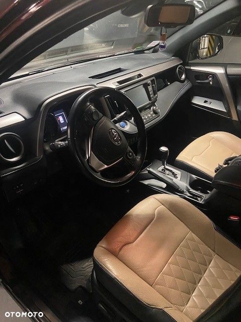 Toyota RAV4 - 6