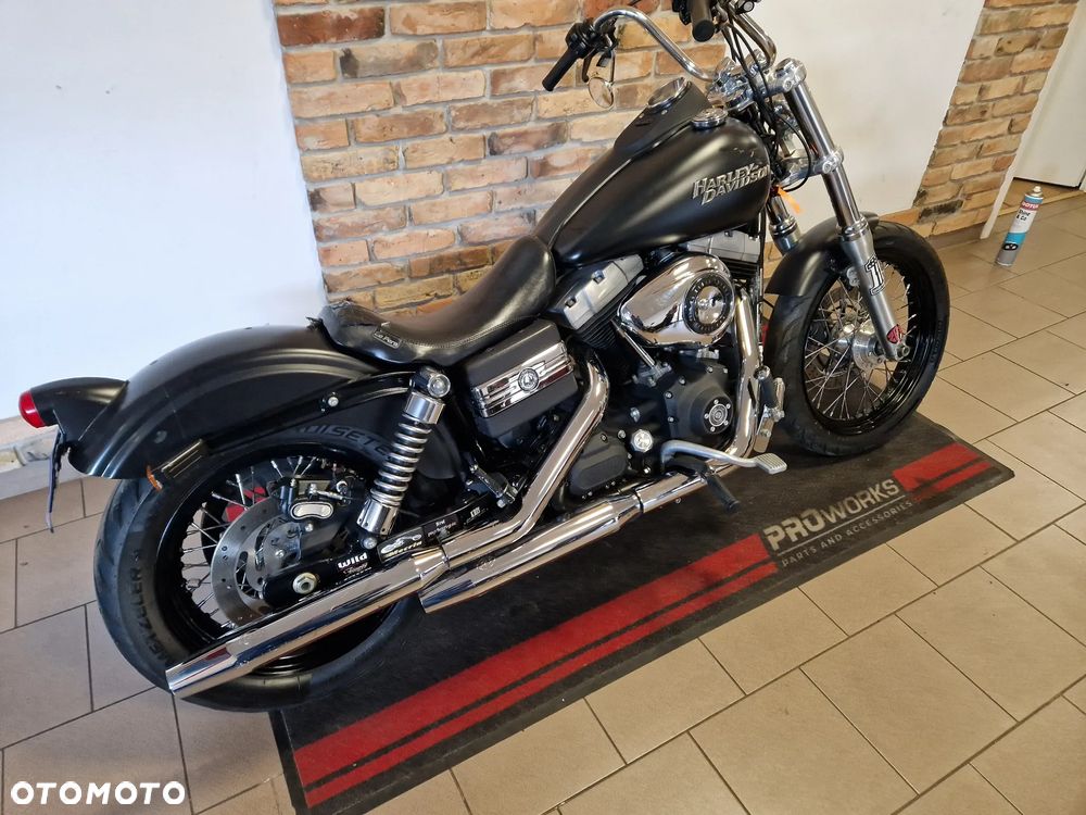 Harley-Davidson Dyna Street Bob - 4
