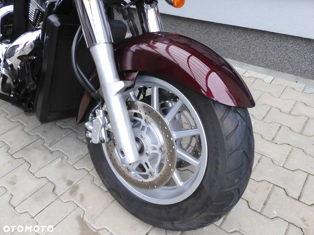 Suzuki Intruder - 4