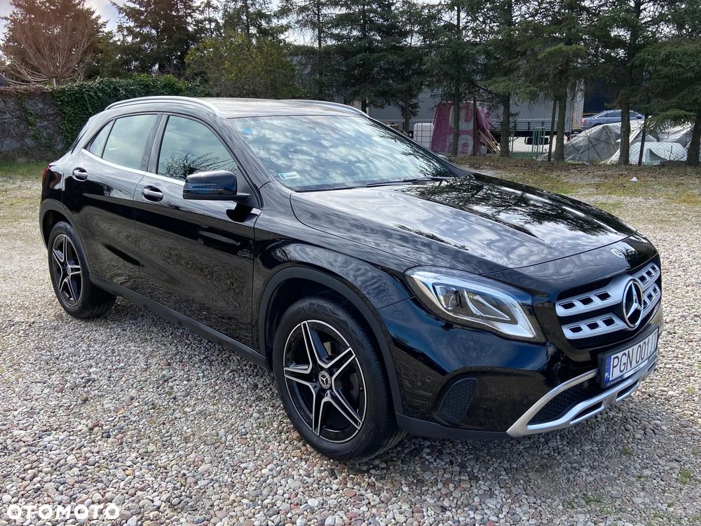 Mercedes-Benz GLA - 13