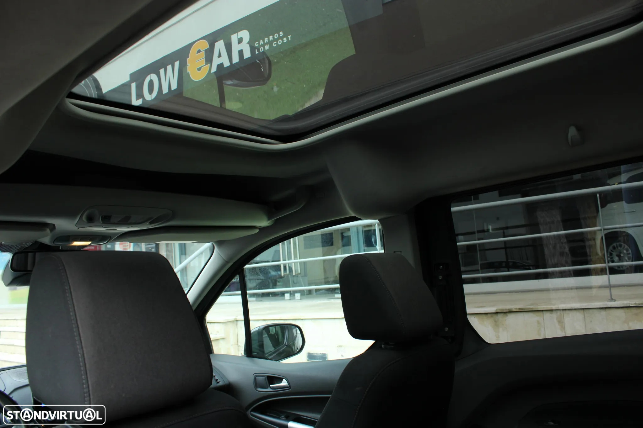Ford Tourneo Connect Grand 1.5 TDCi Titanium - 24