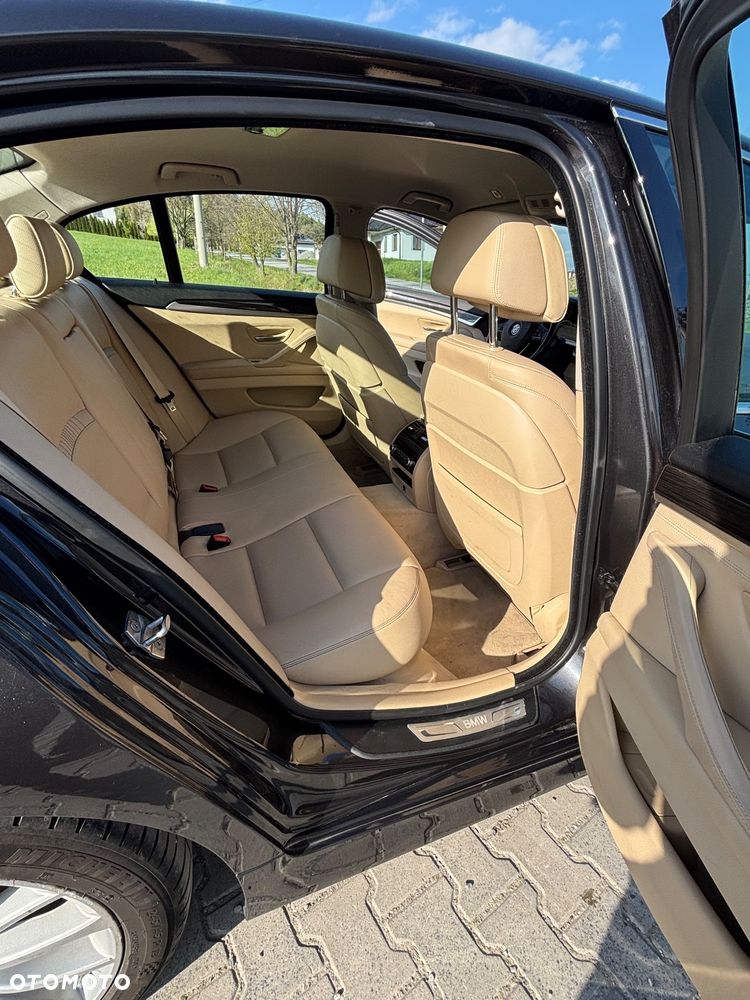 BMW Seria 5 530d xDrive Luxury Line - 23