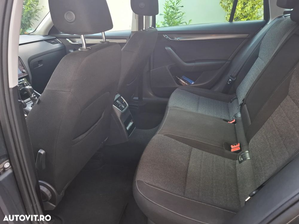 Skoda Octavia 2.0 TDI DSG Soleil - 8