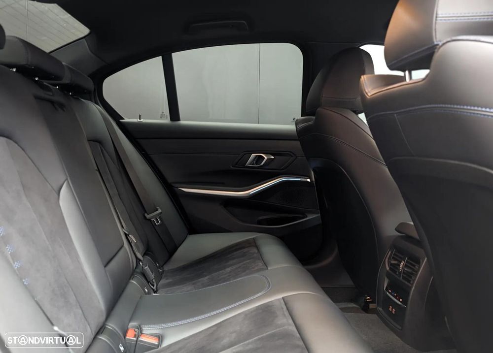 BMW 320 e Pack Desportivo M Auto - 45