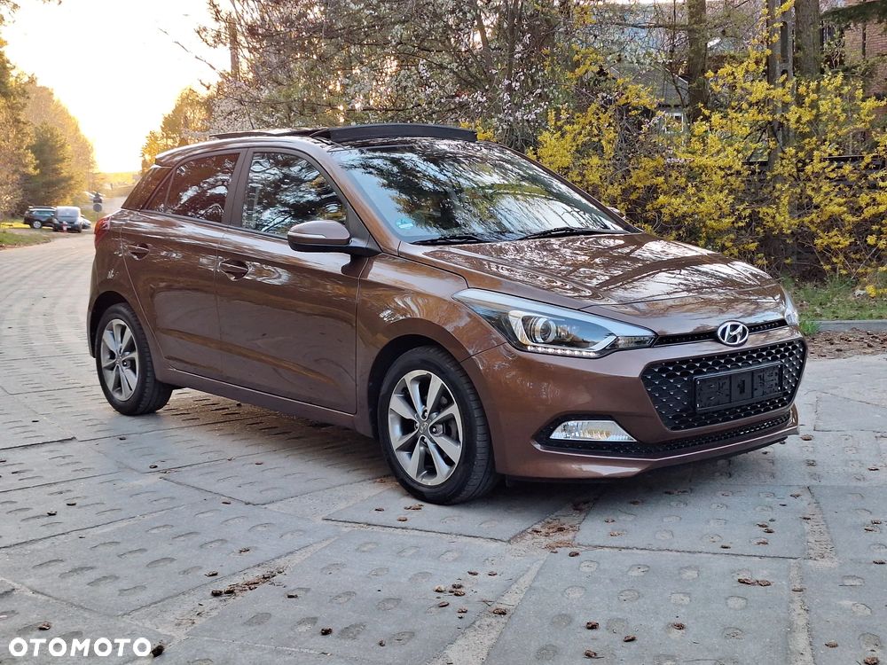 Hyundai i20 1.4 YES Gold - 16
