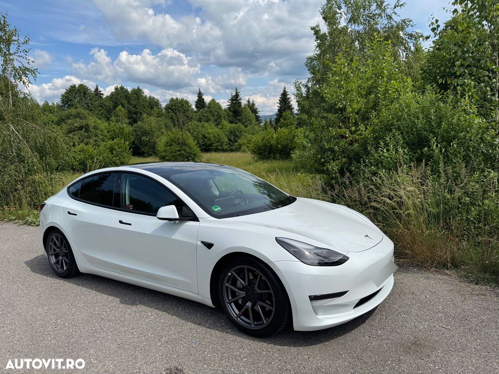 Tesla Model 3 - 8