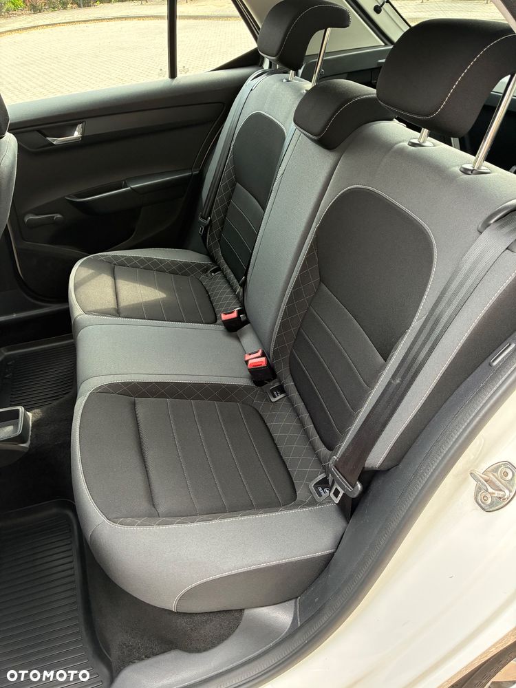 Skoda Fabia 1.0 Ambition - 10