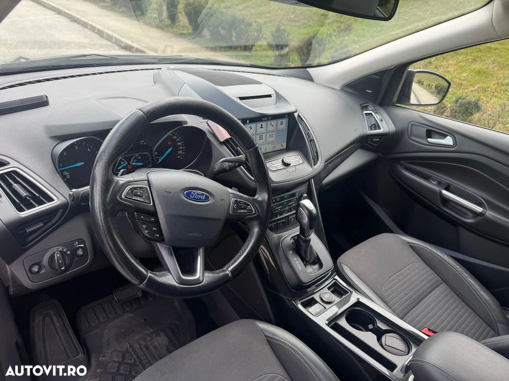 Ford Kuga 2.0 TDCi 4WD Powershift ST-Line - 10