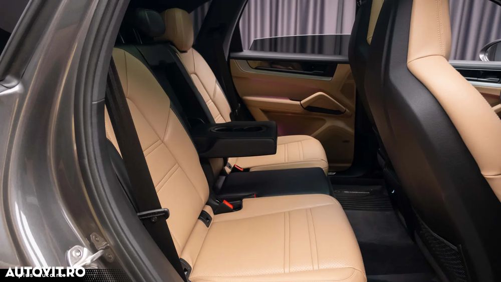 Porsche Cayenne E-Hybrid - 38