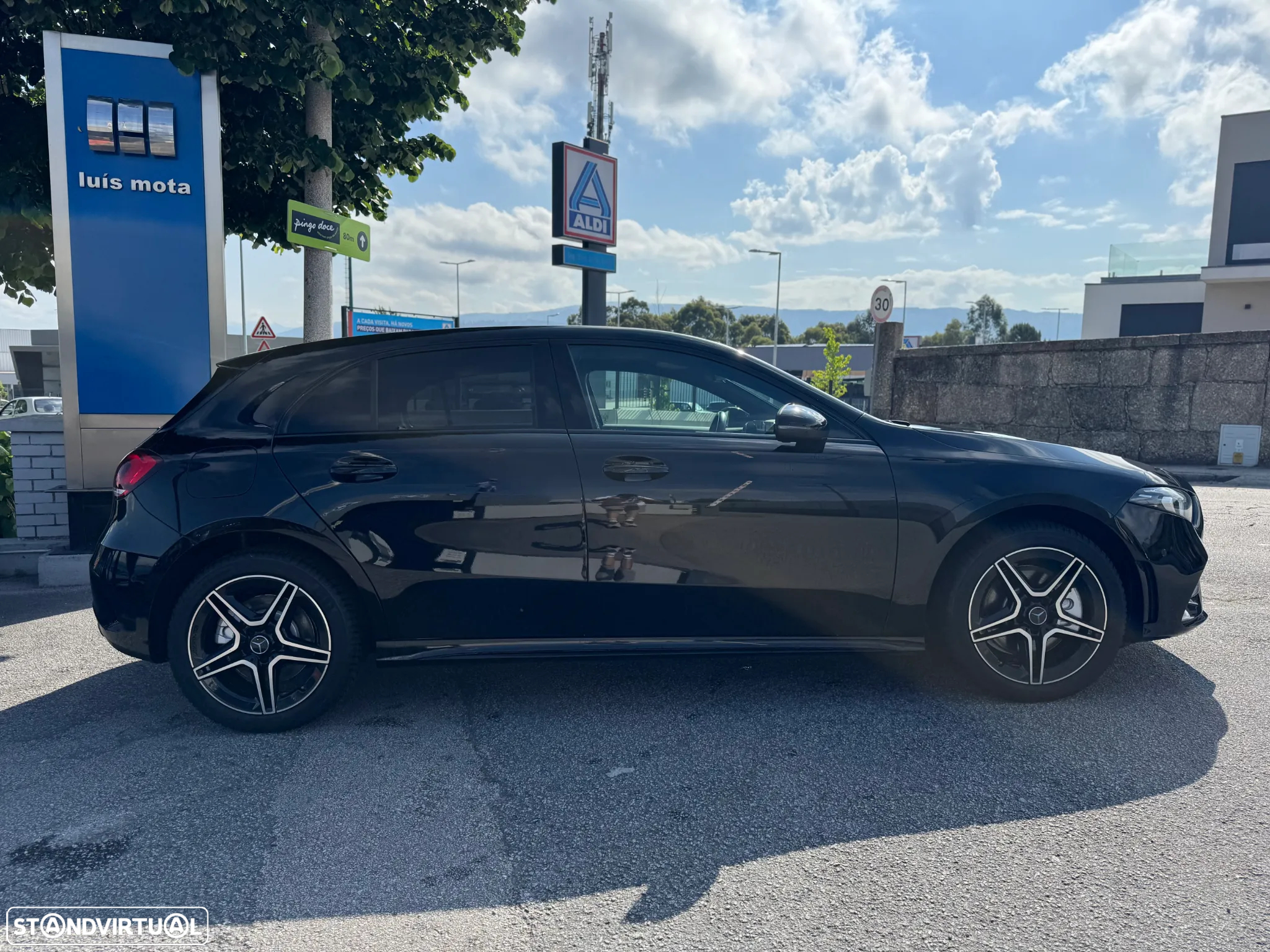 Mercedes-Benz A 250 e AMG Line - 11