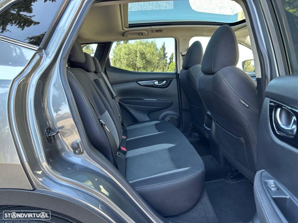 Nissan Qashqai 1.5 dCi N-Connecta J18+Led - 12