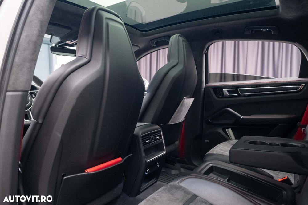 Porsche Cayenne Coupe - 28