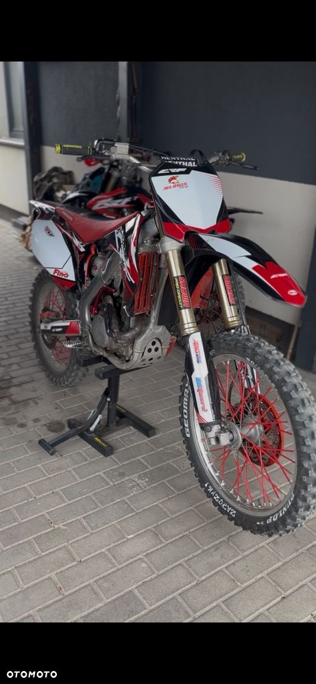 Honda CRF - 9