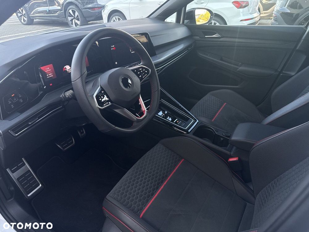 Volkswagen Golf - 10