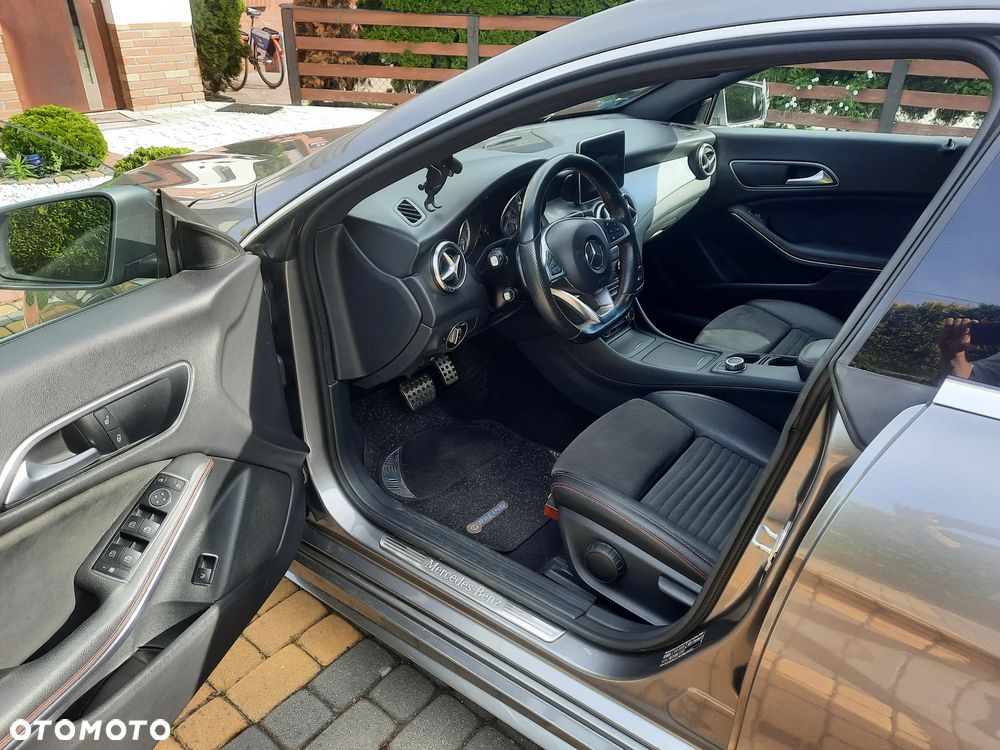 Mercedes-Benz CLA 180 (CDI) d 7G-DCT - 11