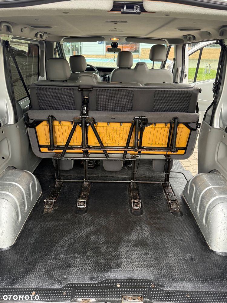 Opel Vivaro - 11