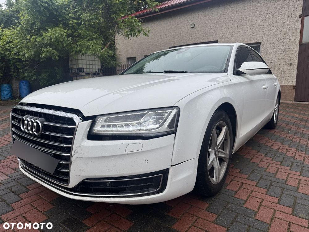 Audi A8 - 4
