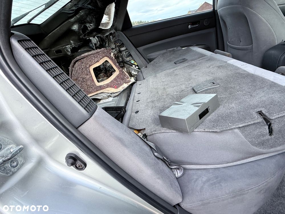 Toyota Prius (Hybrid) Executive - 17