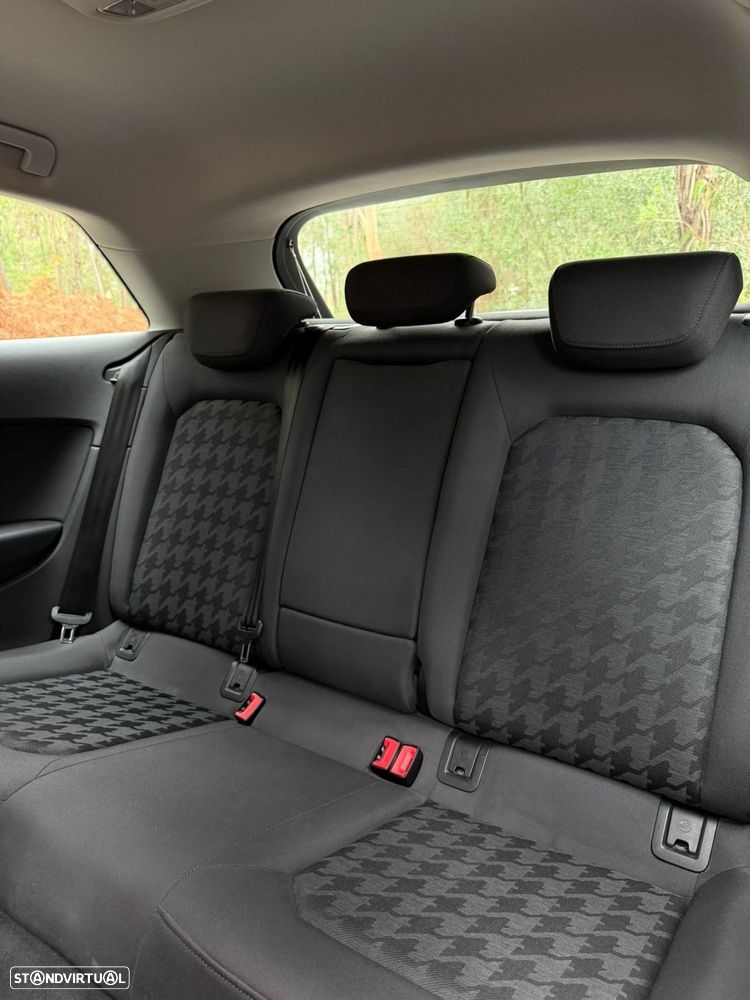 Audi A3 1.6 TDI Advance S tronic - 13