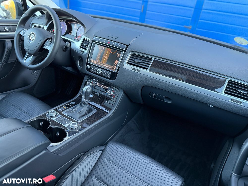 Volkswagen Touareg 3.0 V6 TDI SCR Blue Motion DPF Automatik Terrain Tech Executive Edition - 9