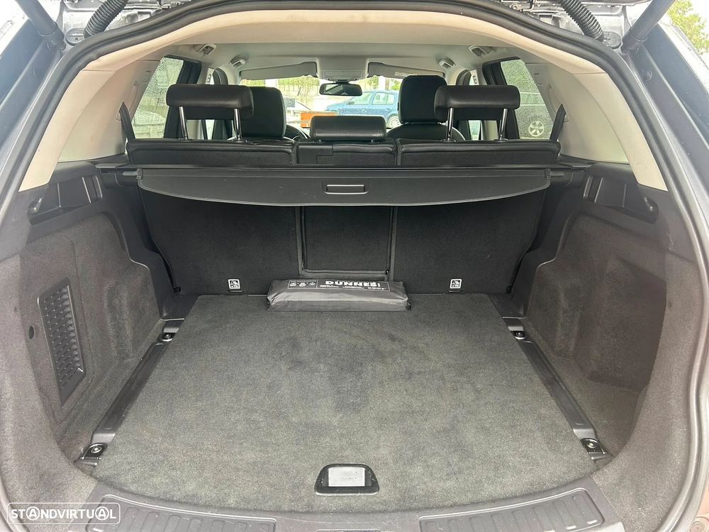 Land Rover Discovery Sport 2.0 TD4 HSE Auto - 29