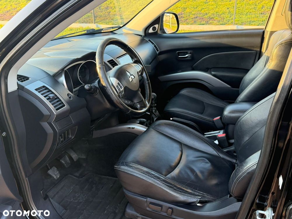 Mitsubishi Outlander 2.0 DI-D 4WD Intense - 17