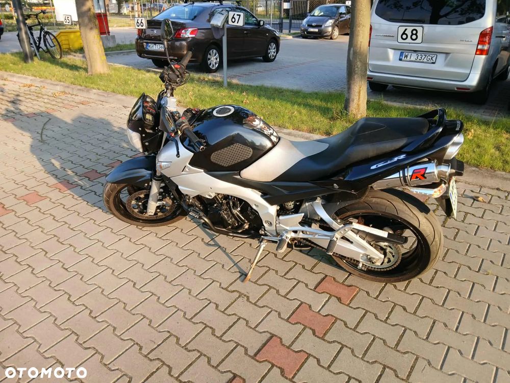Suzuki GSR - 15