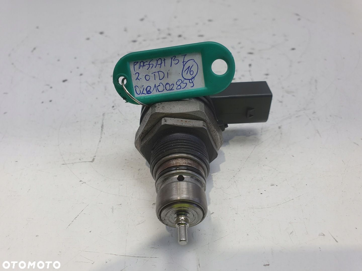 VW Passat B7 2.0 TDI CZUJNIK PALIWA zawór 0281002859 - 1