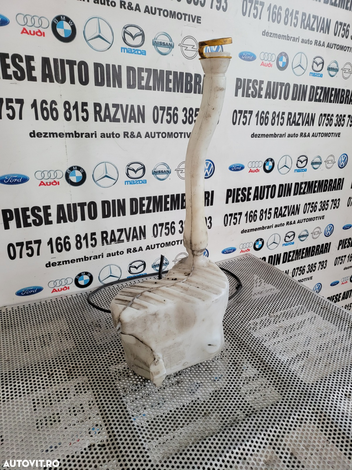 Bidonas Vas Lichid Parbriz Stropgel Renault Master An 2019-2020-2021-2022 Dezmembrez Renault Master - 4