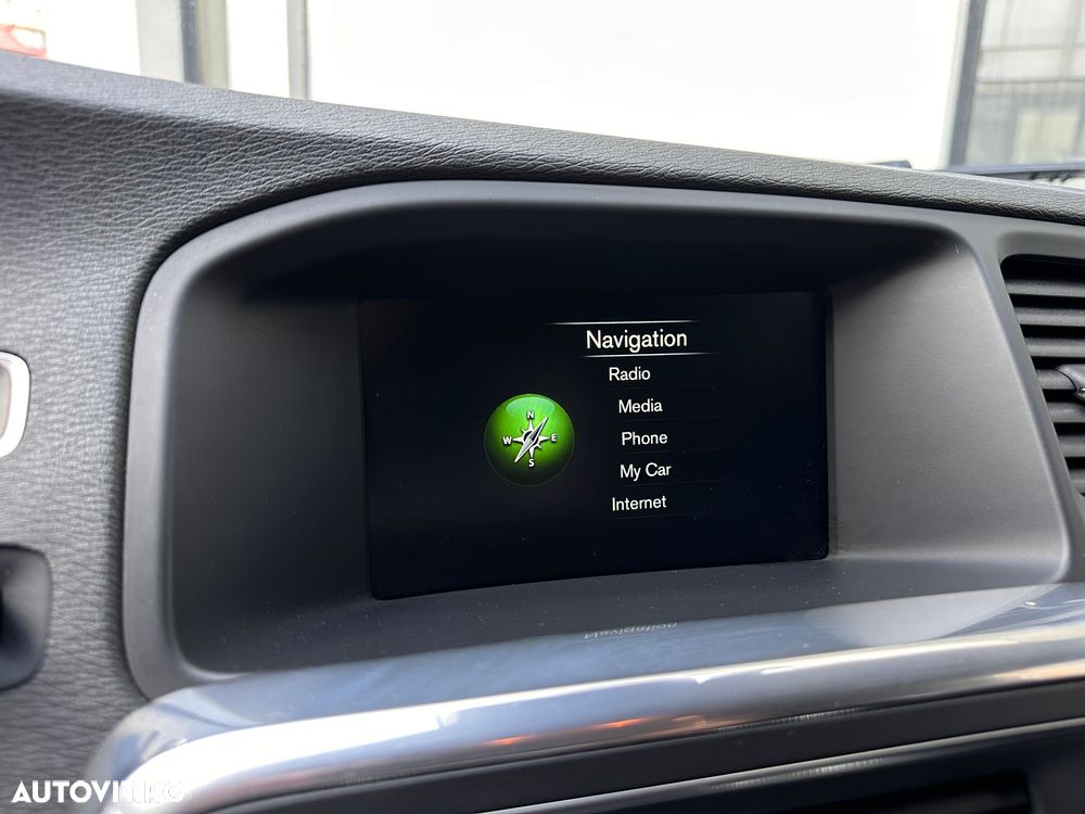 Volvo V60 D3 Momentum - 14