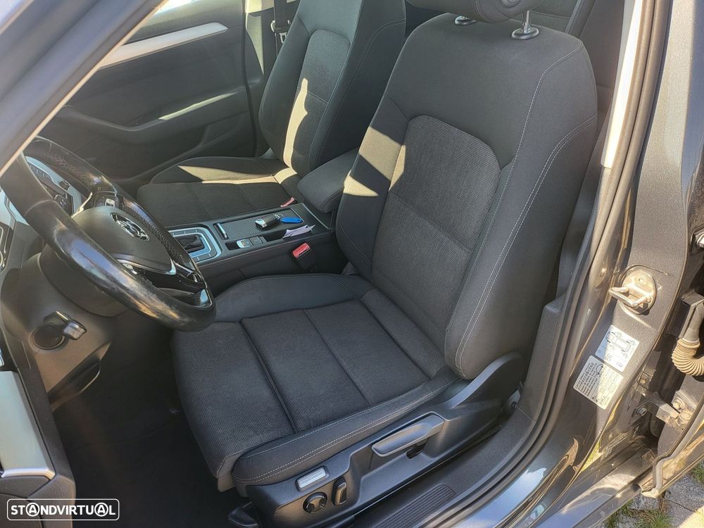 VW Passat - 10