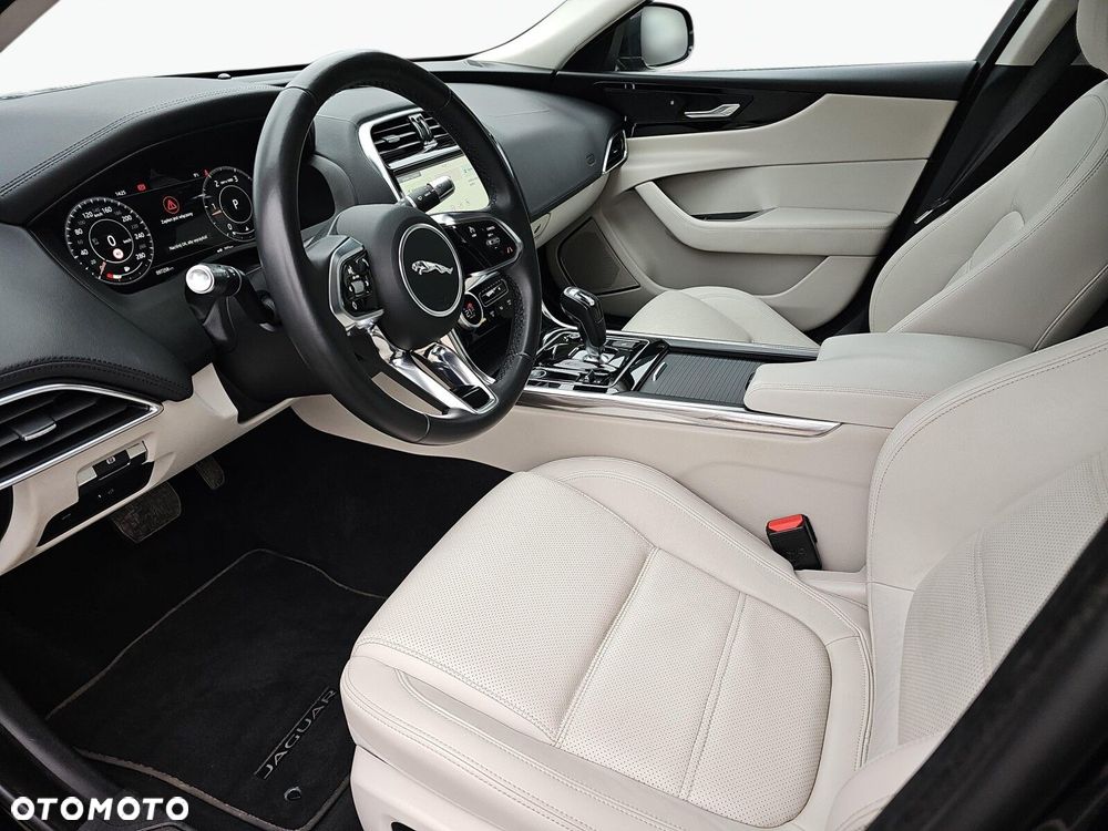 Jaguar XE - 14