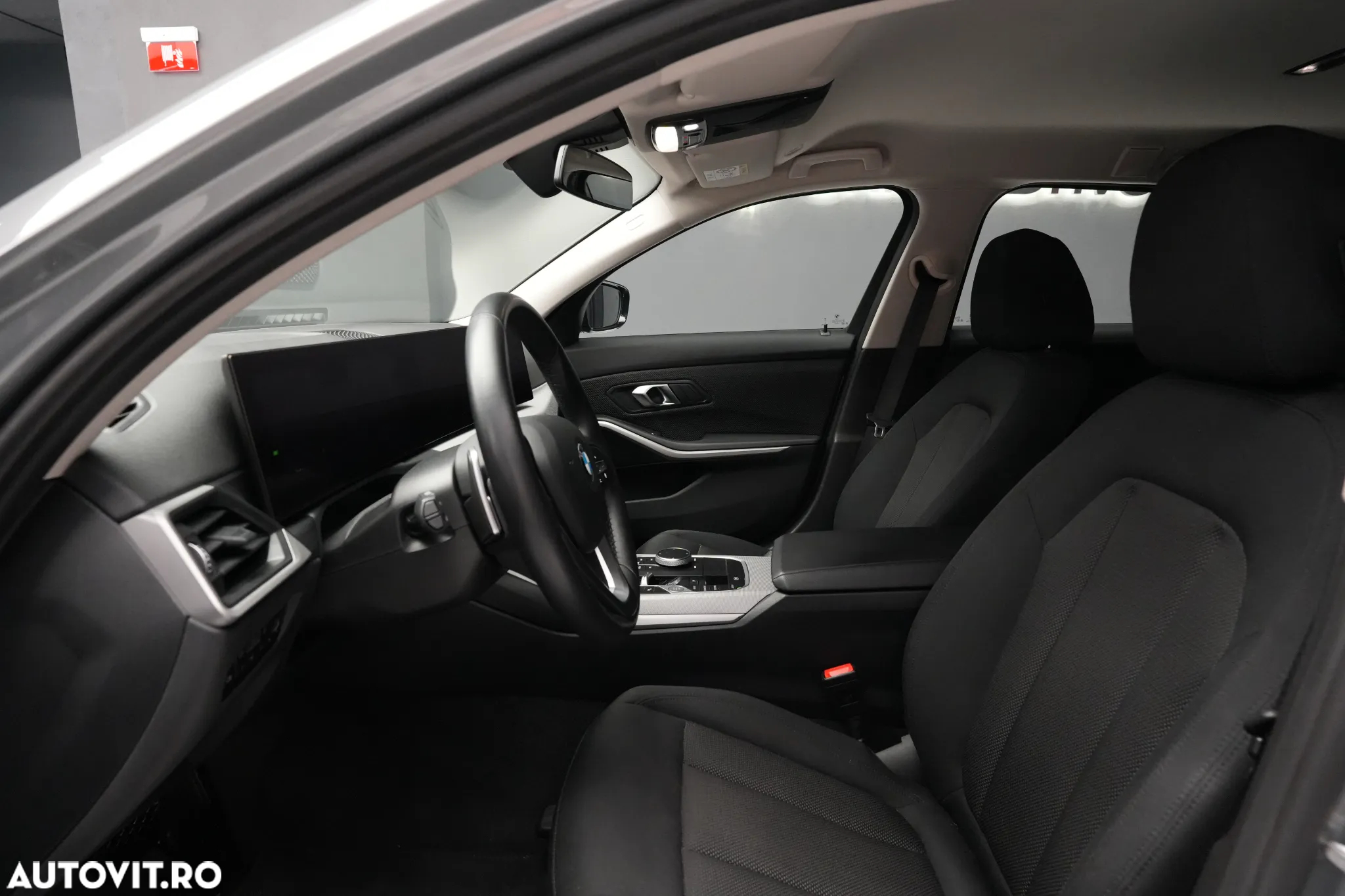 BMW Seria 3 318d Touring Aut. Advantage - 13