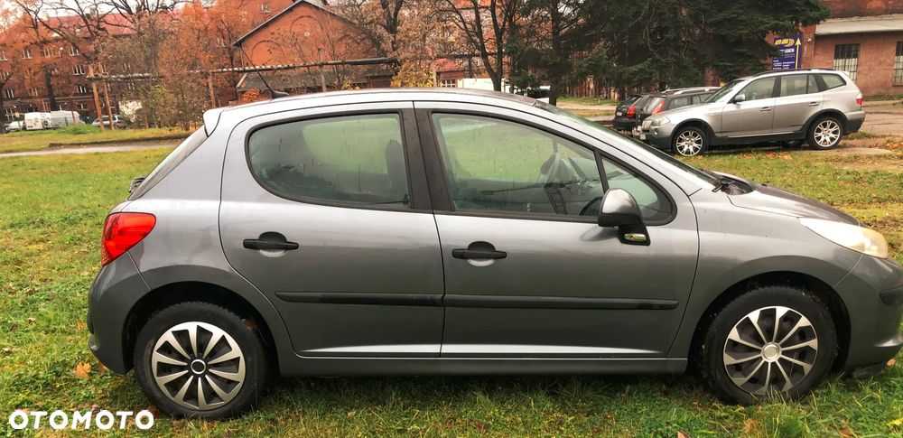 Peugeot 207 1.4 16V Presence - 2