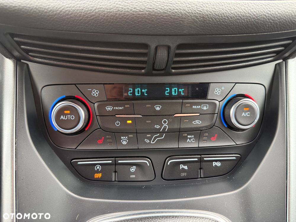 Ford Kuga 1.5 EcoBoost FWD Titanium - 24