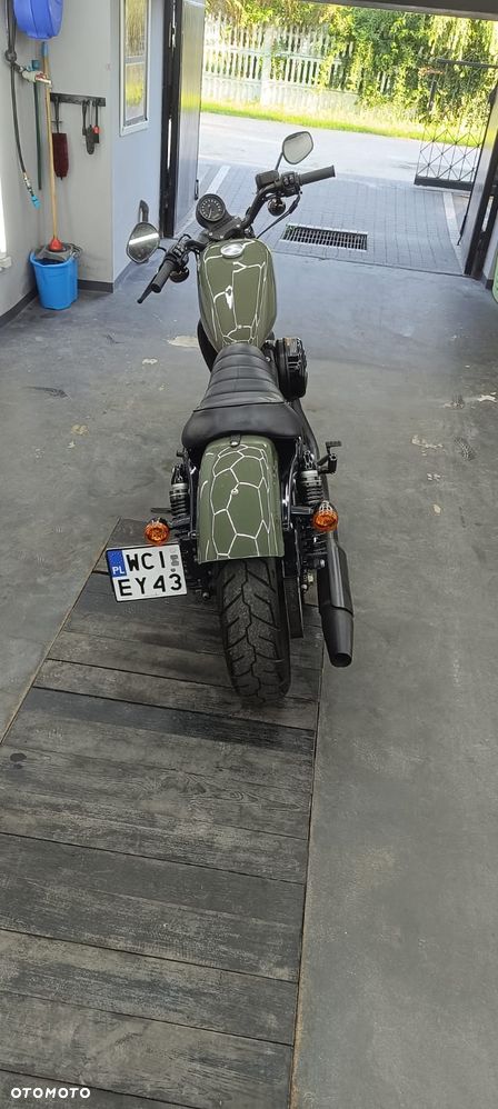Harley-Davidson Sportster Iron 883 - 5