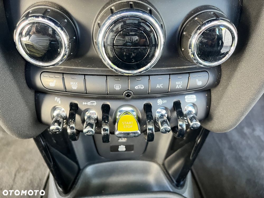 MINI Cooper SE - 21
