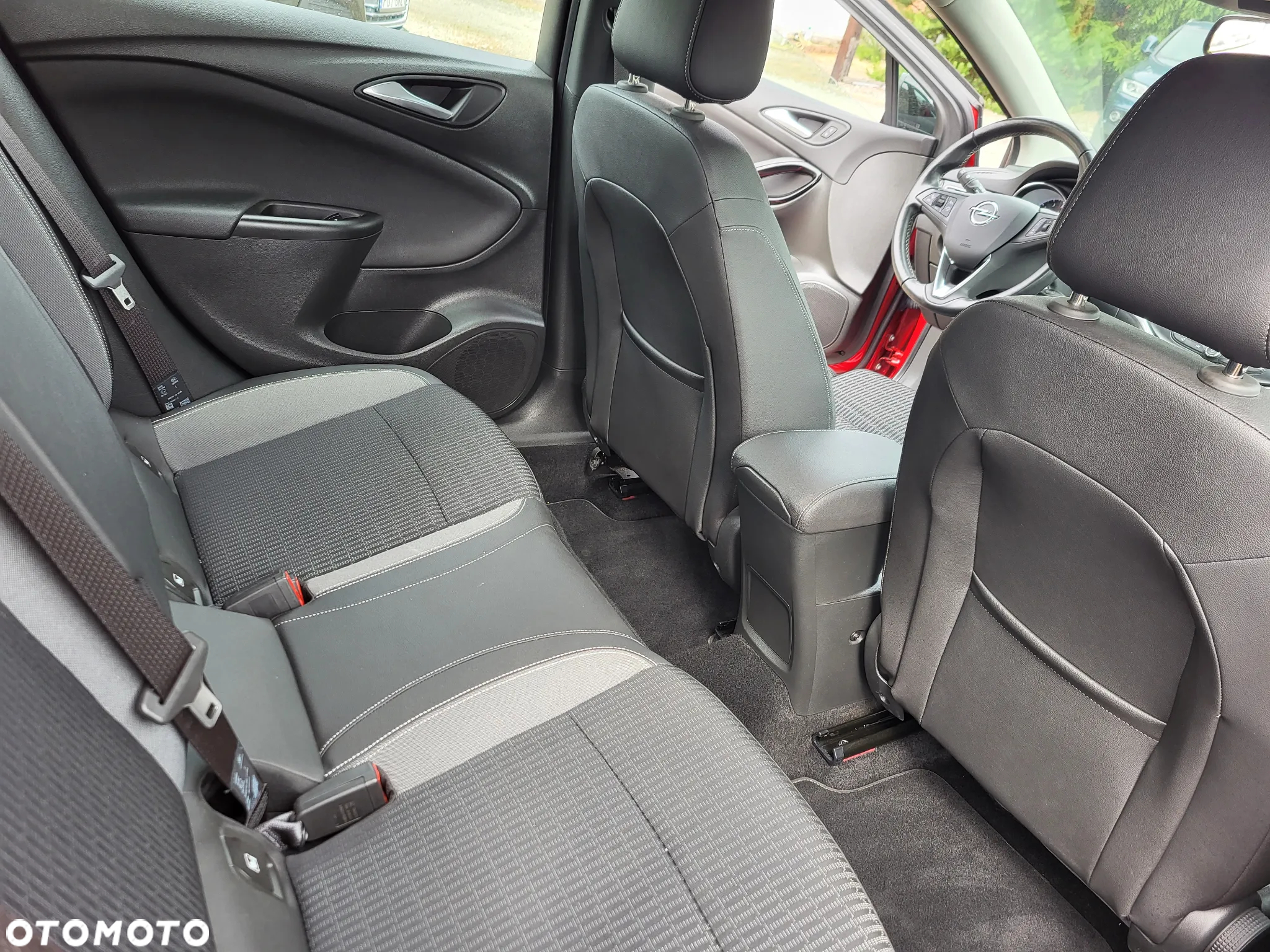 Opel Astra 1.2 Turbo Elegance - 12