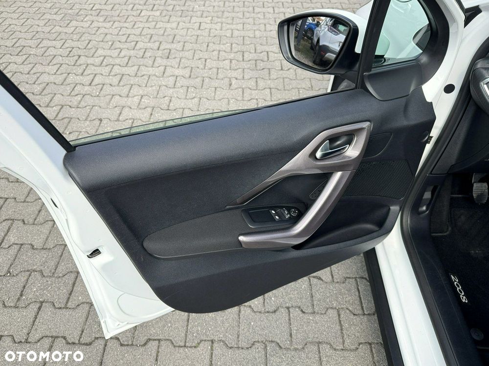 Peugeot 2008 1.2 Pure Tech Active - 16