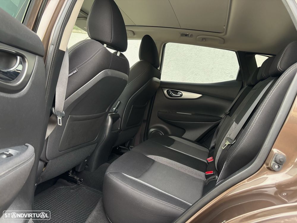 Nissan Qashqai 1.5 dCi N-Connecta 18 - 11