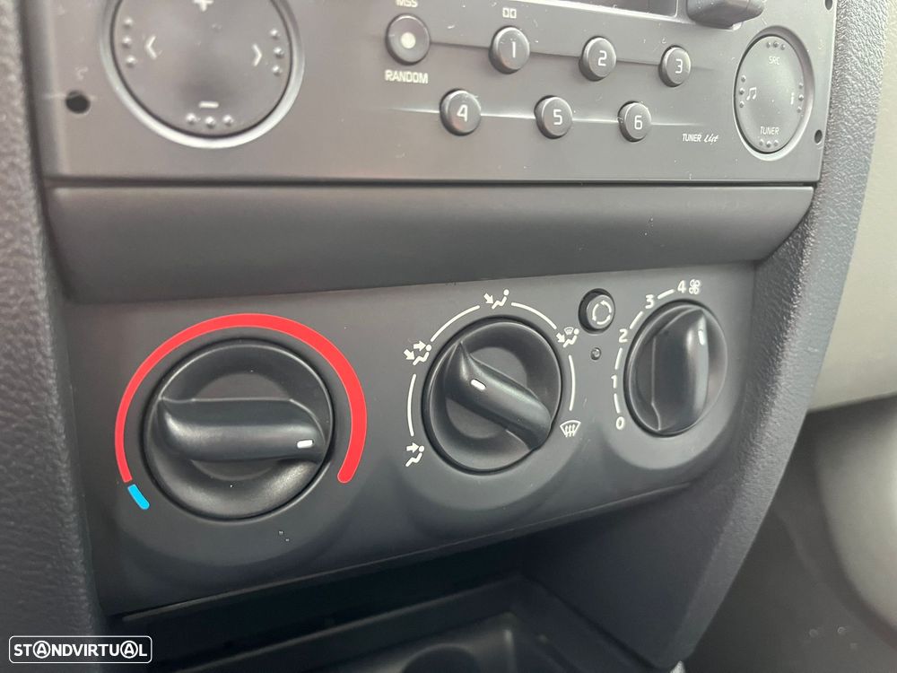 Renault Clio 1.2 16V Expression - 13