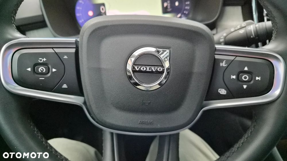 Volvo XC 40 - 18