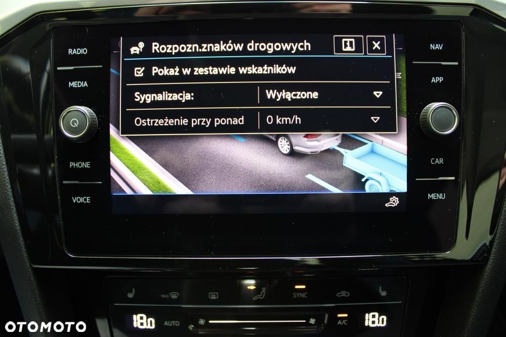 Volkswagen Passat - 25